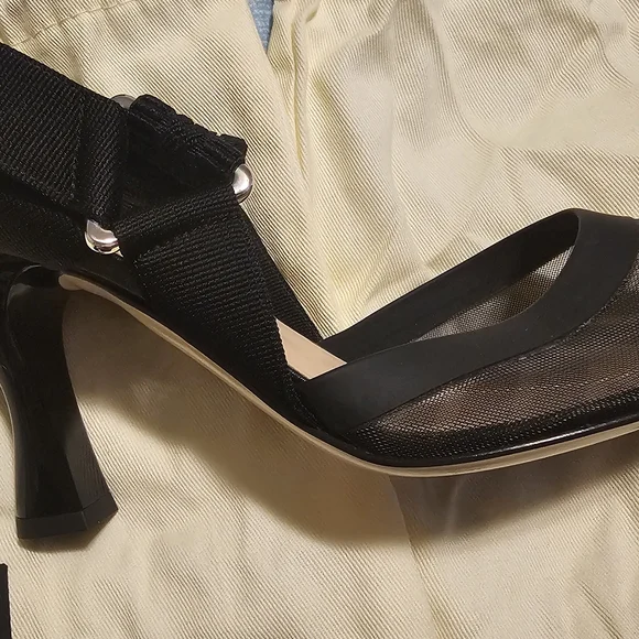 Fendi Black Slingback Heels with Sophisticated Mesh Design - Picture 5 of 7